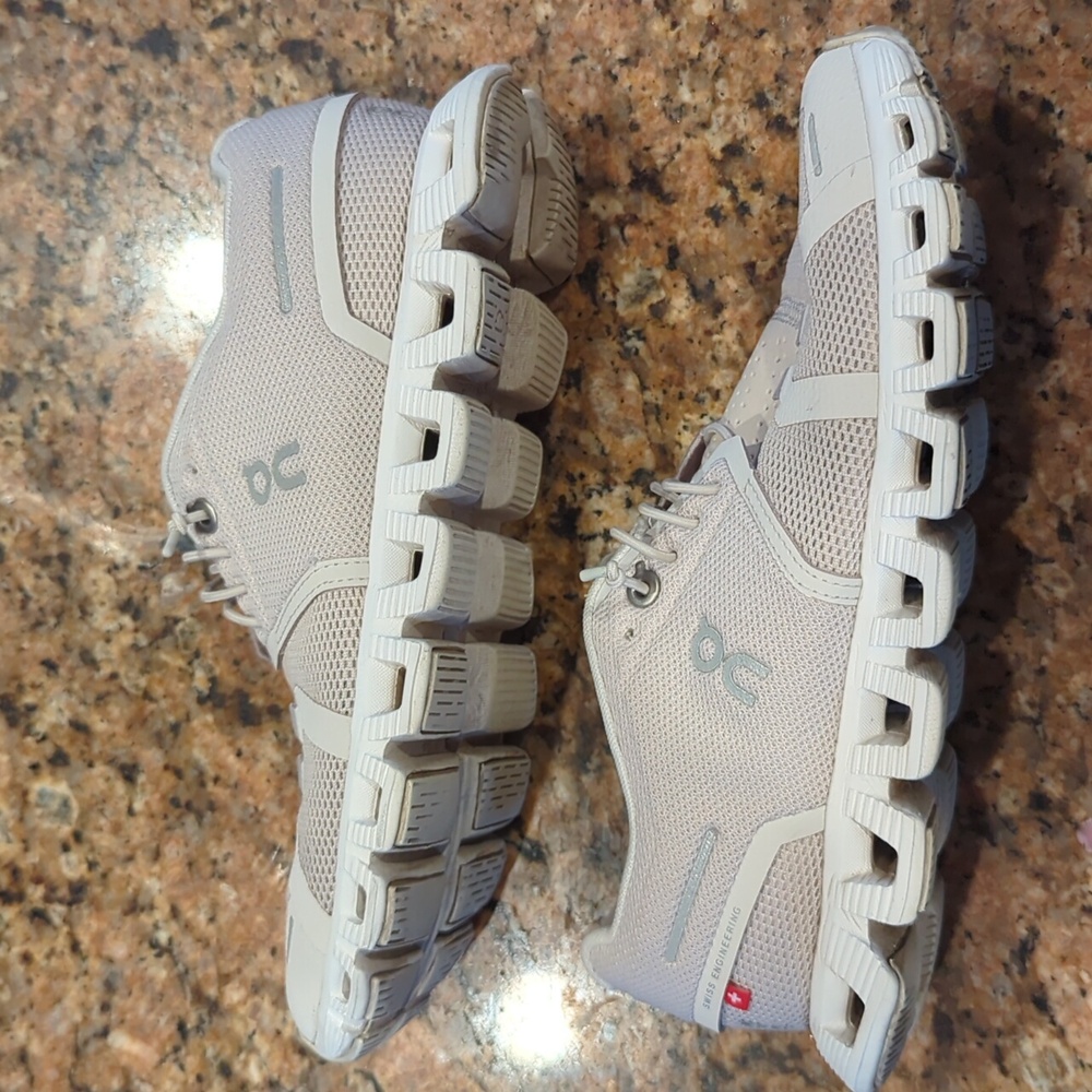 On Women's Cloud 5 Shoes